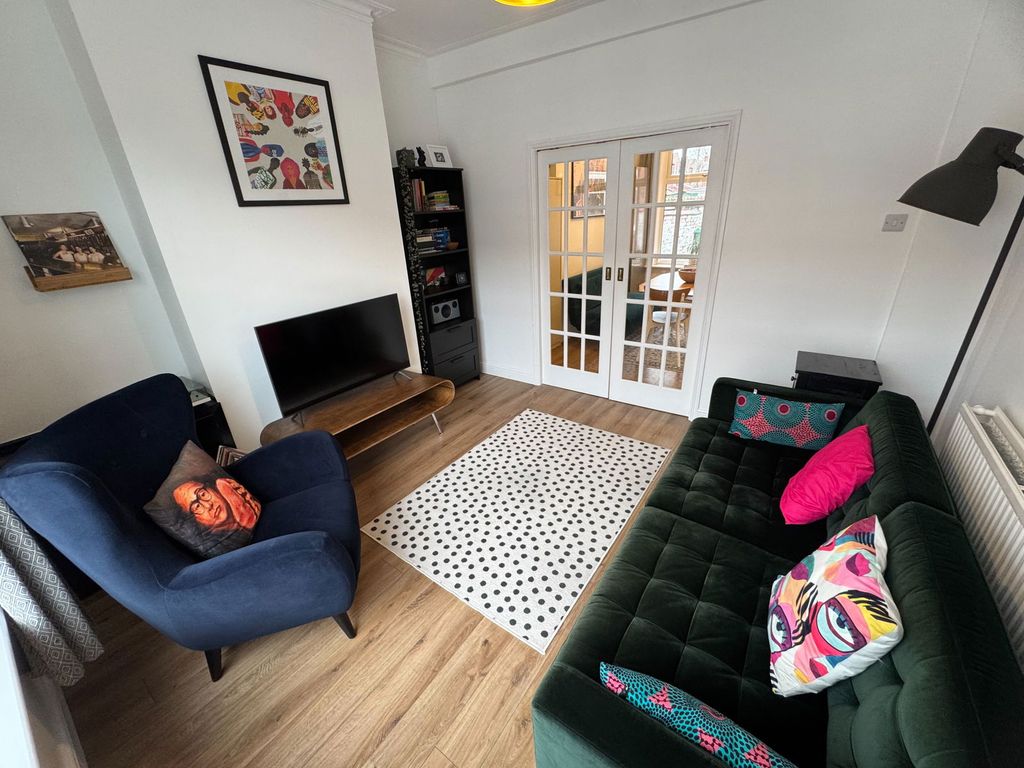 Property photo 2 of 18