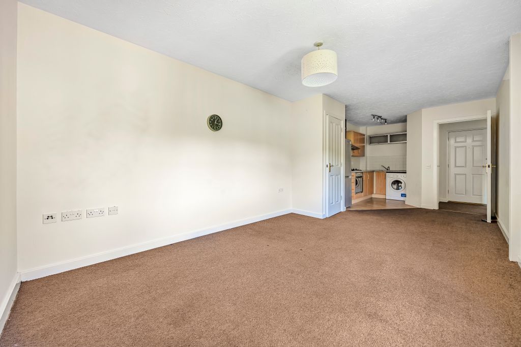 Property photo 3 of 6