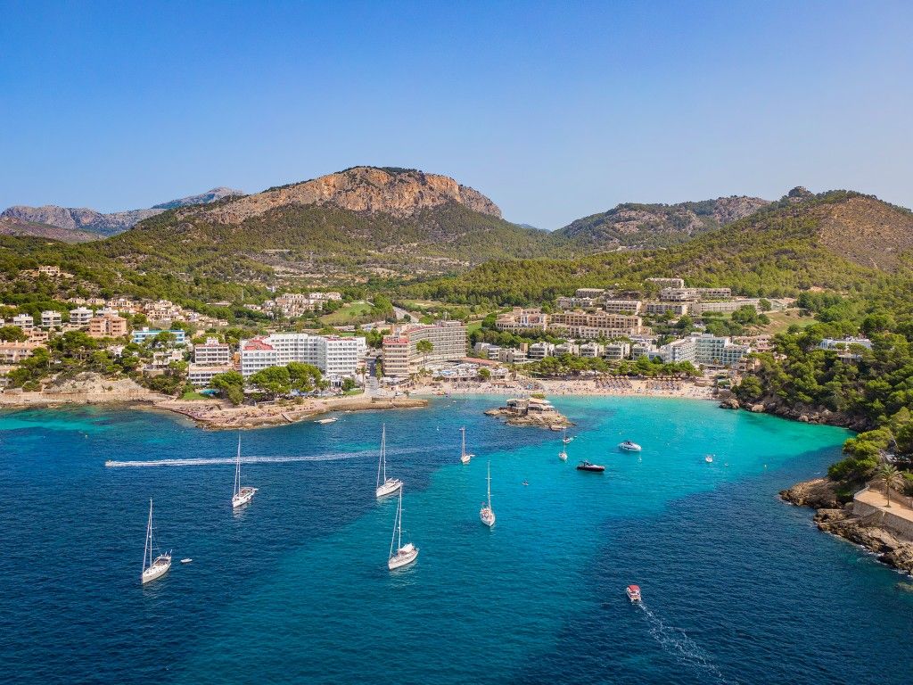 Property photo 3 of 15 Camp De Mar (2)