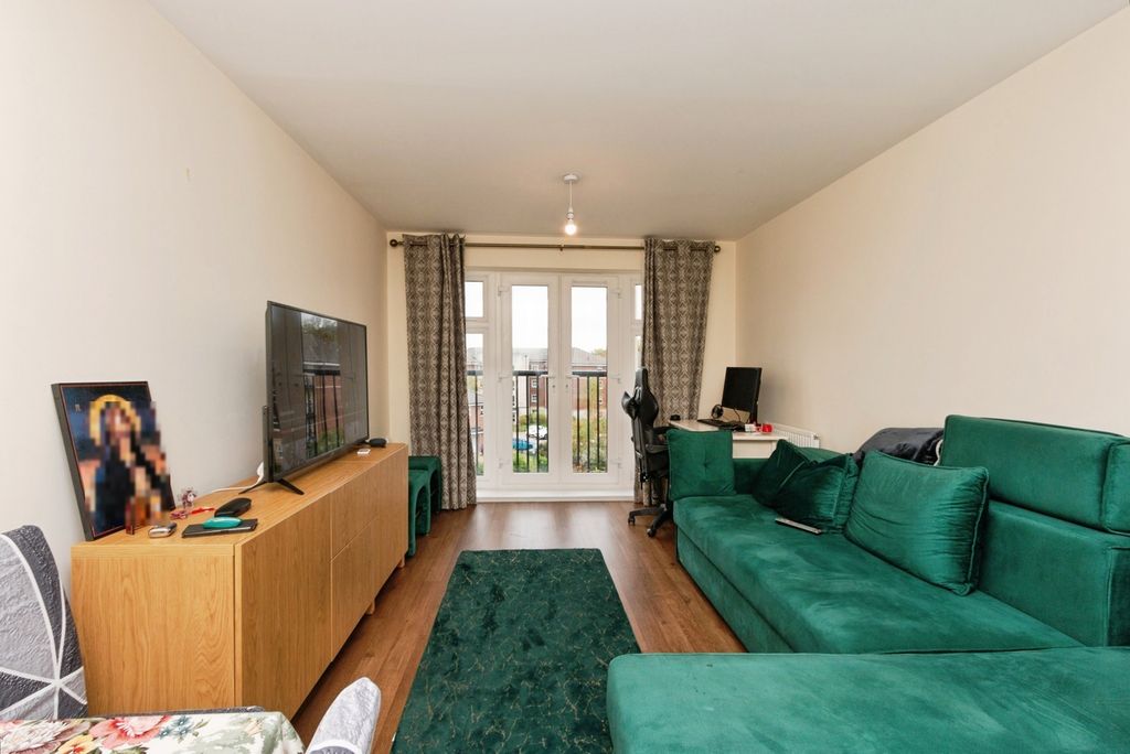 Property photo 2 of 9 Photo