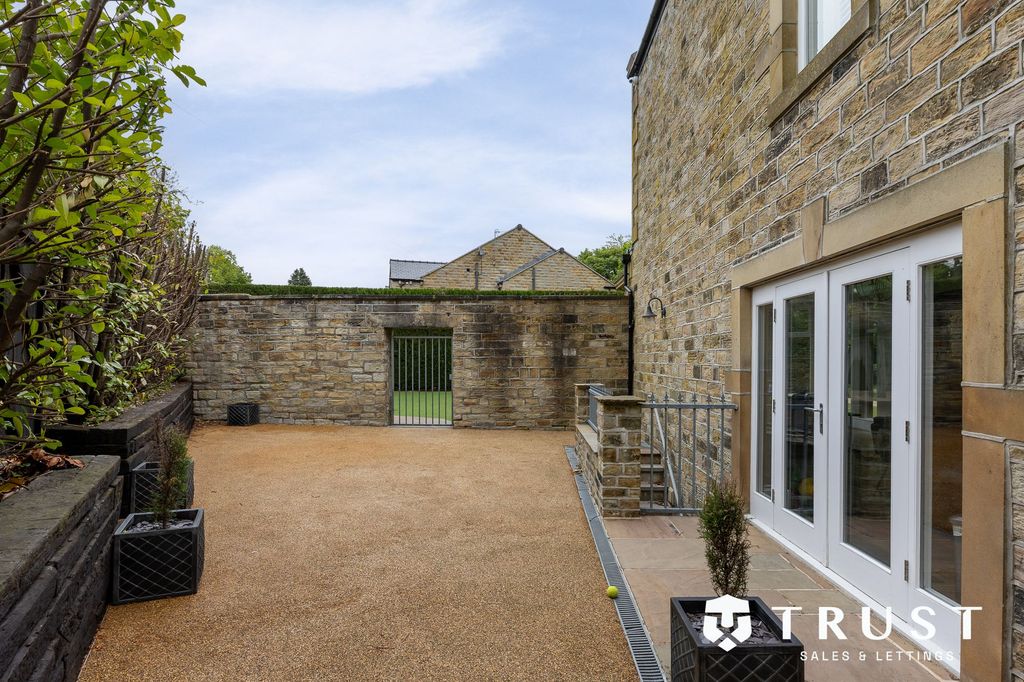 Additional image 83 of 6 bed detached house for saleStation Lane, Birkenshaw BD11