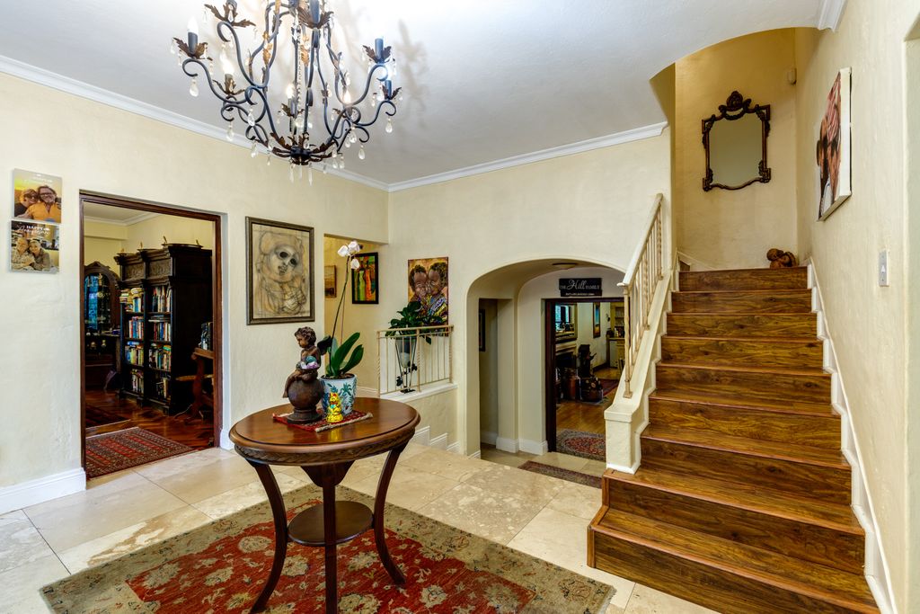 Property photo 2 of 38