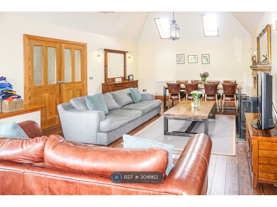 Property photo 2 of 30