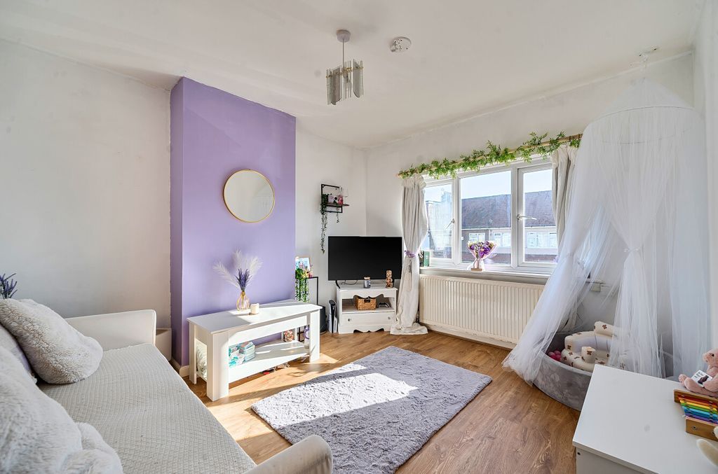 Property photo 3 of 8 1435910-6-69c4Fed...