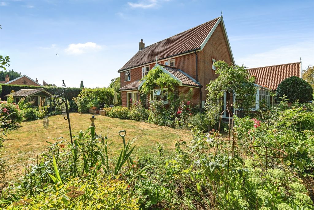 Property photo 2 of 19