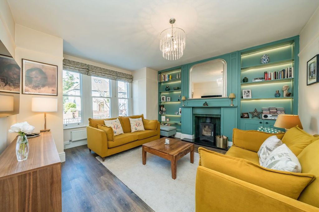 Property photo 2 of 11