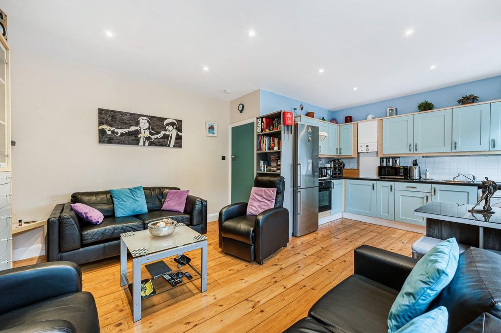 Property photo 2 of 9