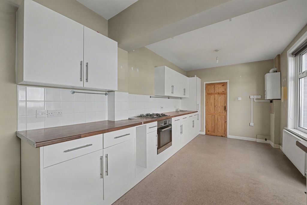 Property photo 2 of 19 84 Parham Road, Gosport, Po12 4Ue