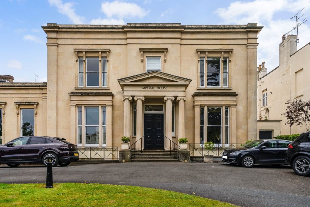 Property photo 1 of 14 Imperial House