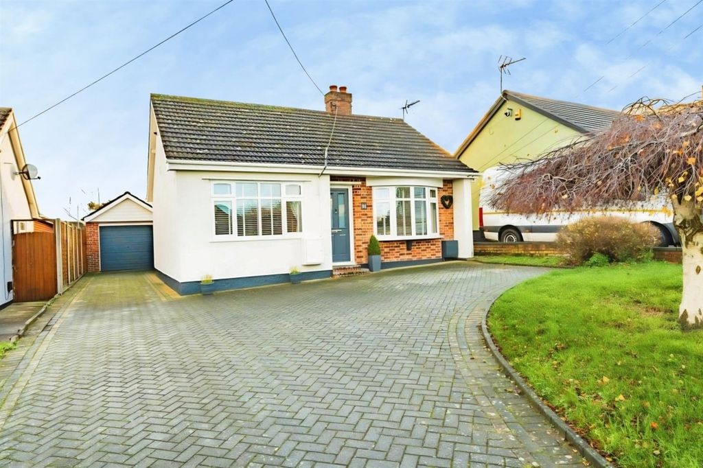 Property photo 1 of 16 Gorleston Road (2).Jpeg