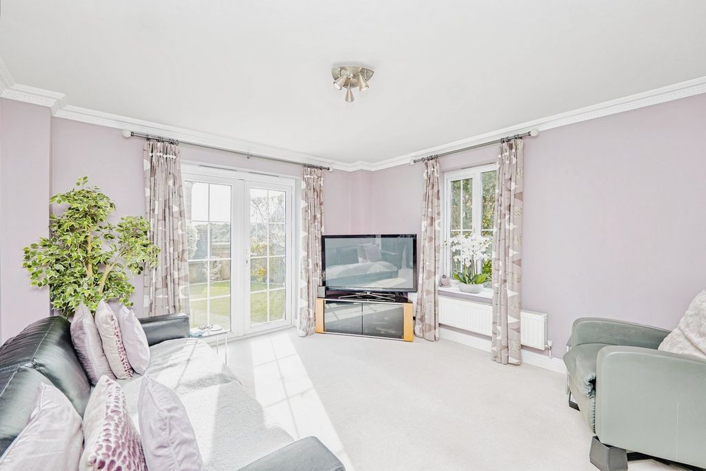 Property photo 2 of 25