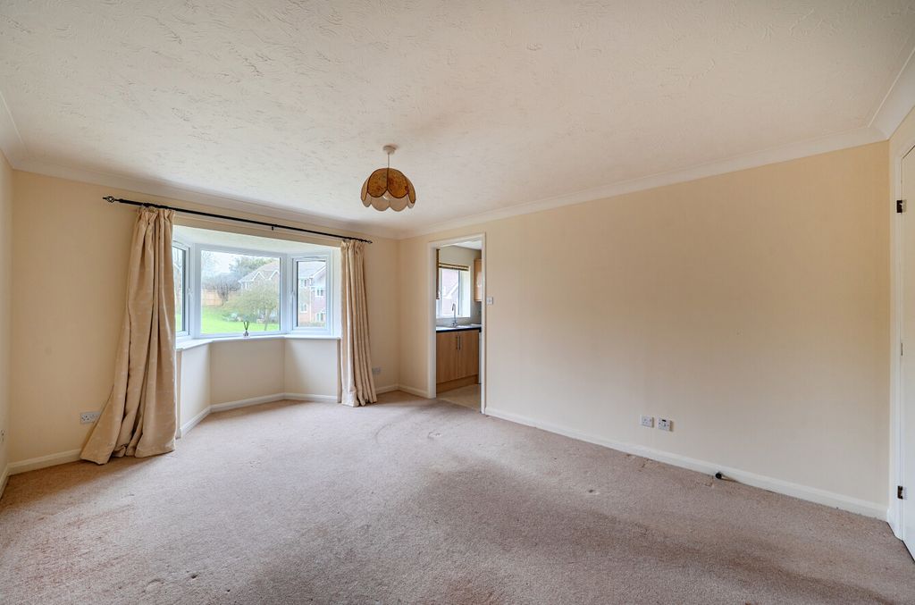 Property photo 2 of 9 1430006-19-69B2F1...