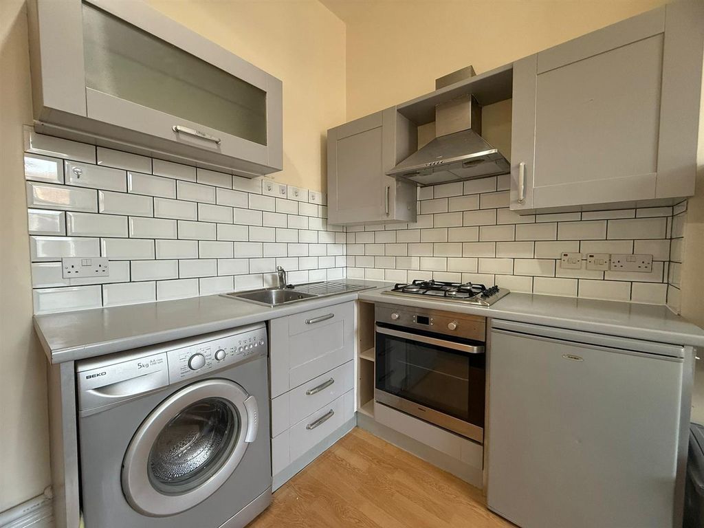 Property photo 3 of 15 Kitchen.Jpg