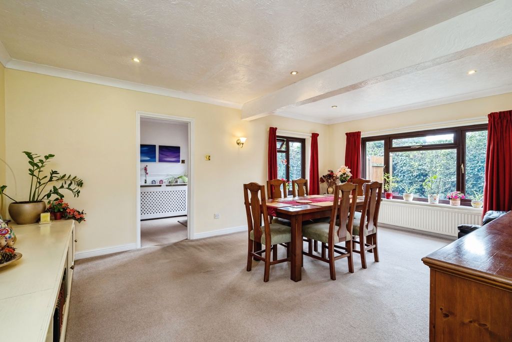 Property photo 3 of 27 Pbox-Img.Jpg