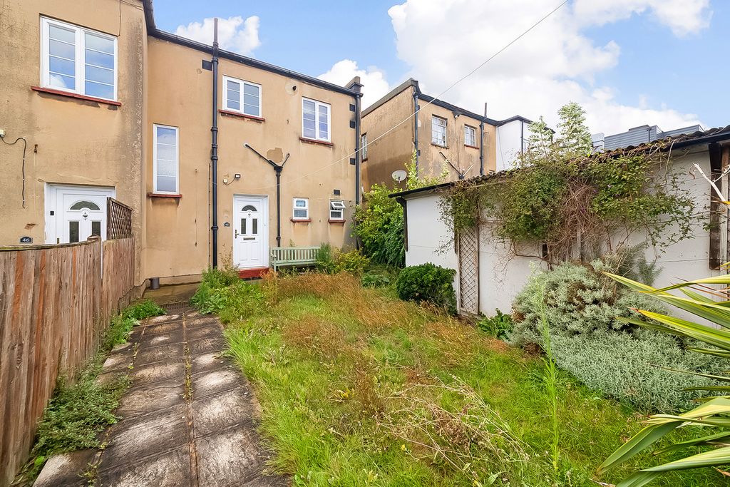 Property photo 3 of 9