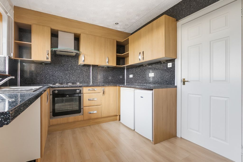 Property photo 2 of 20 Picture No. 19