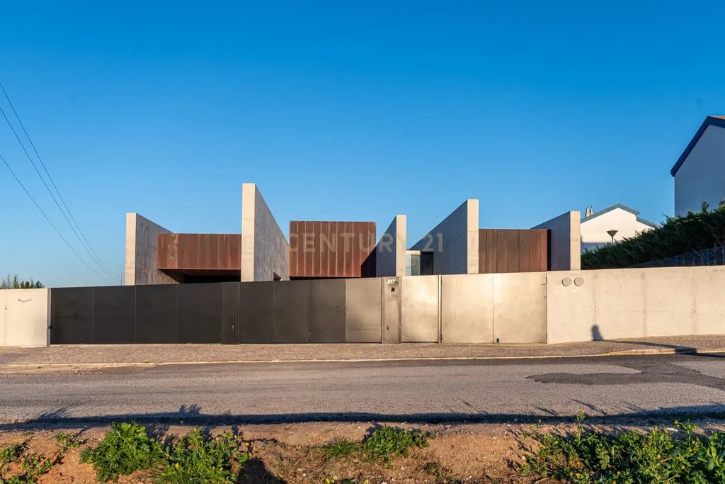 Property photo 3 of 61