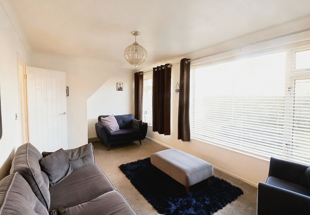 Property photo 3 of 16 Lrg_0122(6)