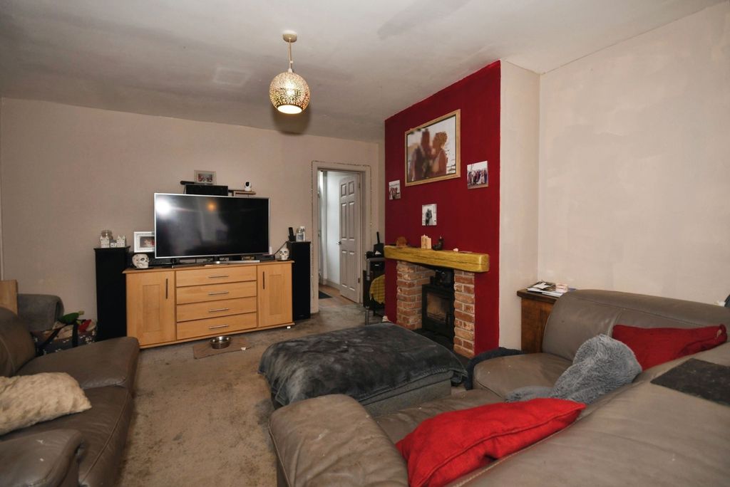 Property photo 3 of 12 Photo