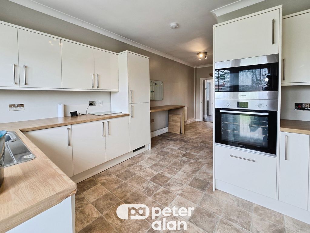 Property photo 2 of 17 Balcony