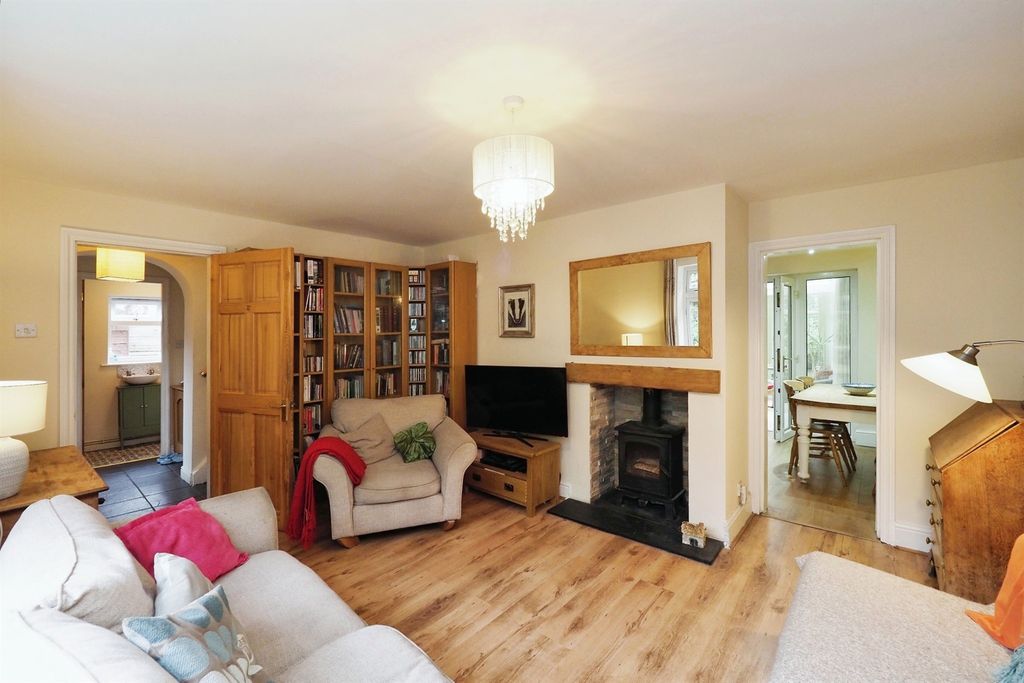 Property photo 2 of 17