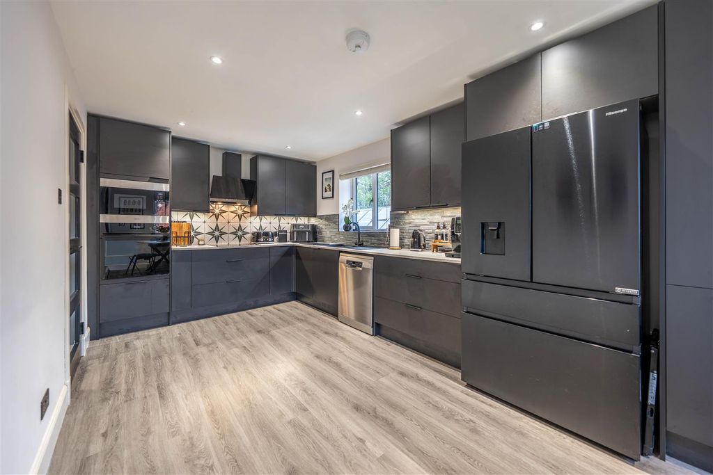 Property photo 2 of 39 Dsc09855-Hdr.Jpg