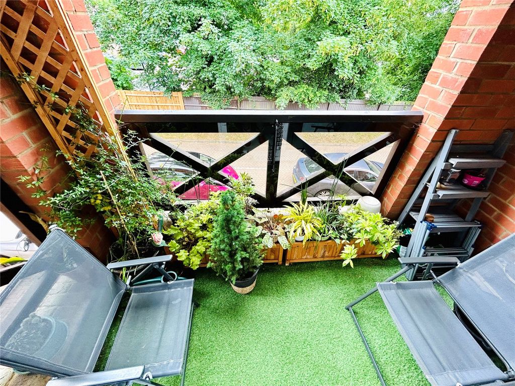 Property photo 3 of 16 Balcony