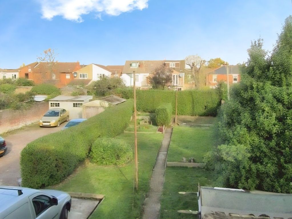 Property photo 2 of 26