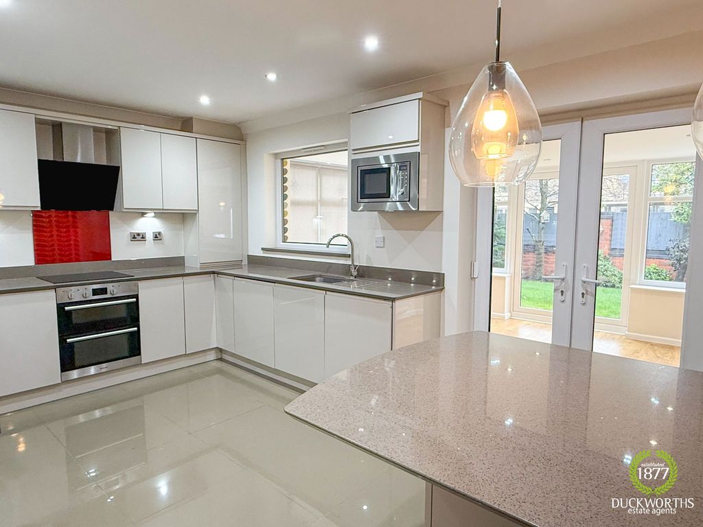 Property photo 2 of 33