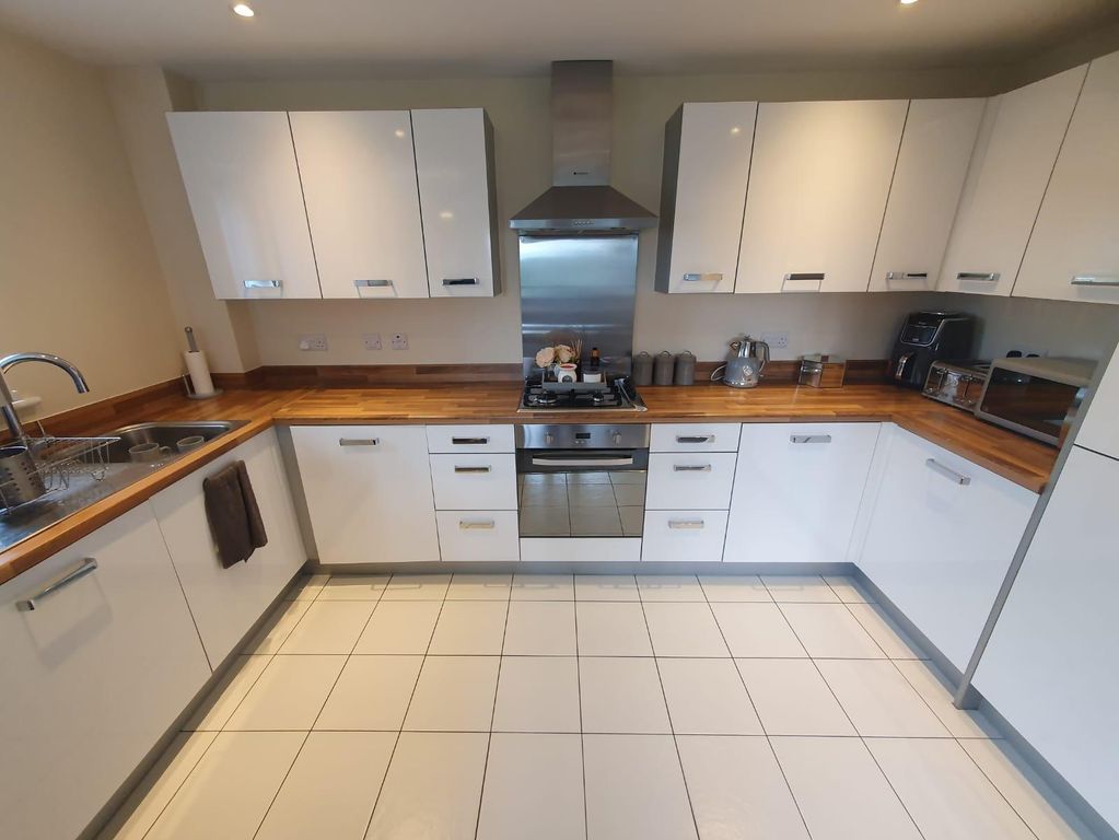 Property photo 2 of 5 Kitchen