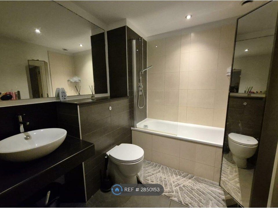 Property photo 3 of 8 Family Bath