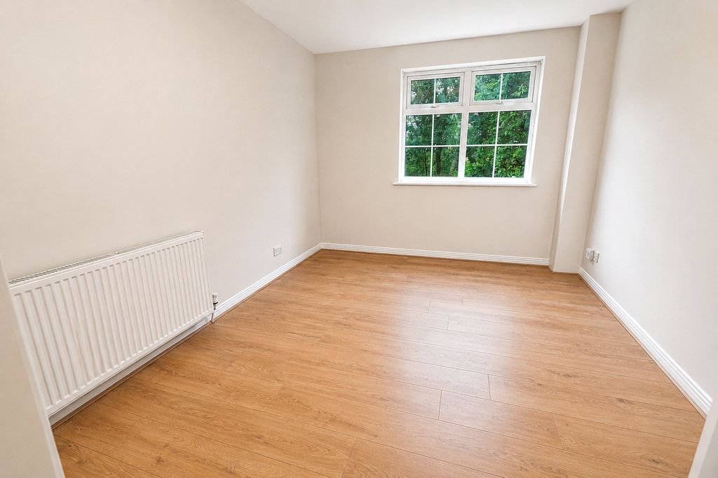 Property photo 3 of 6 Picture No. 22