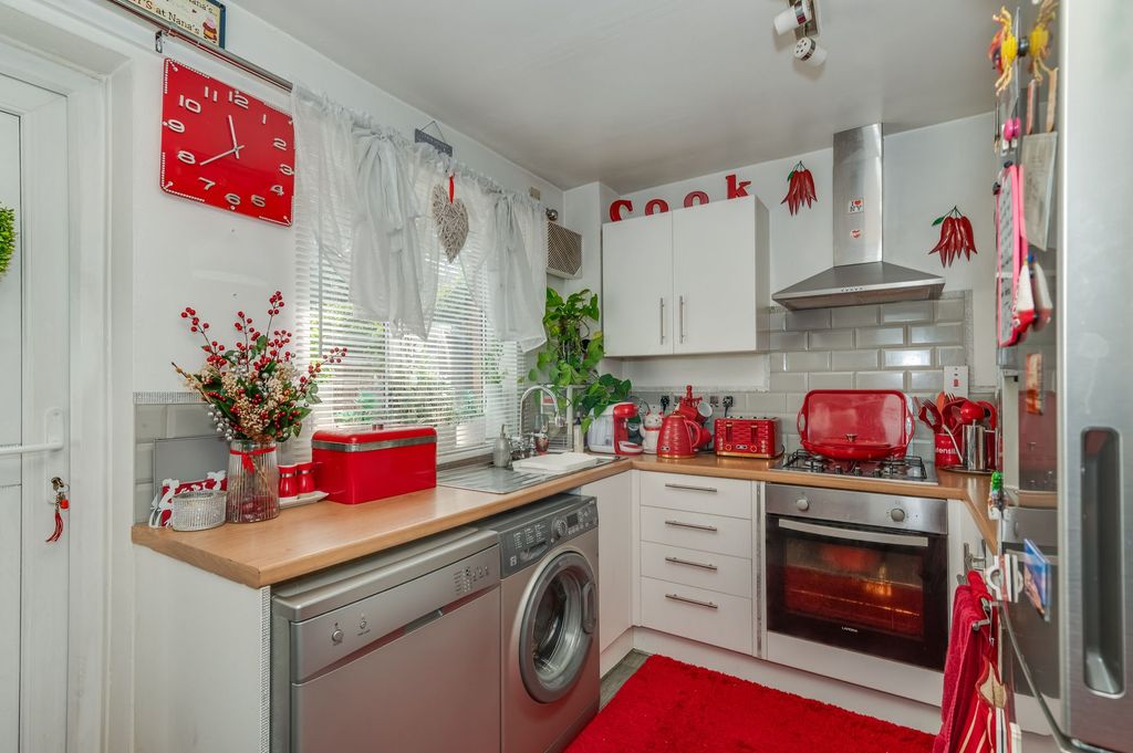 Property photo 2 of 13