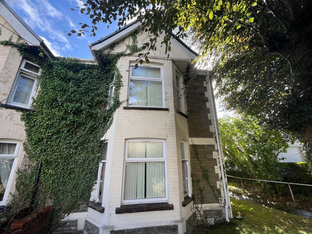 Property photo 3 of 33