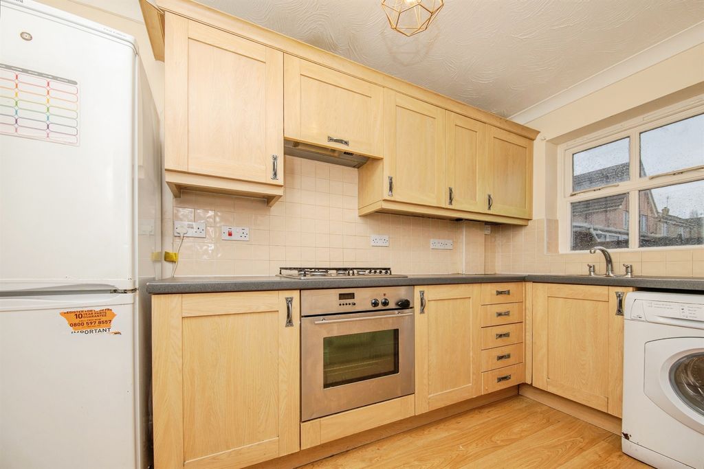 Property photo 3 of 14