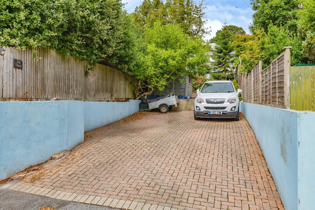 Property photo 2 of 21