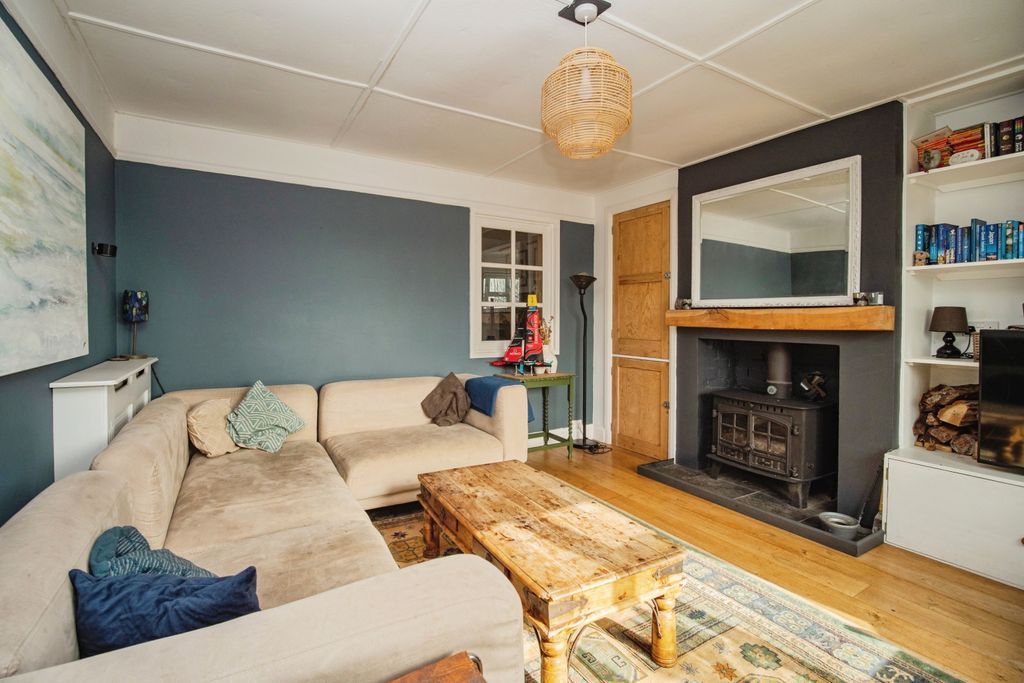 Property photo 2 of 23 Sitting Room