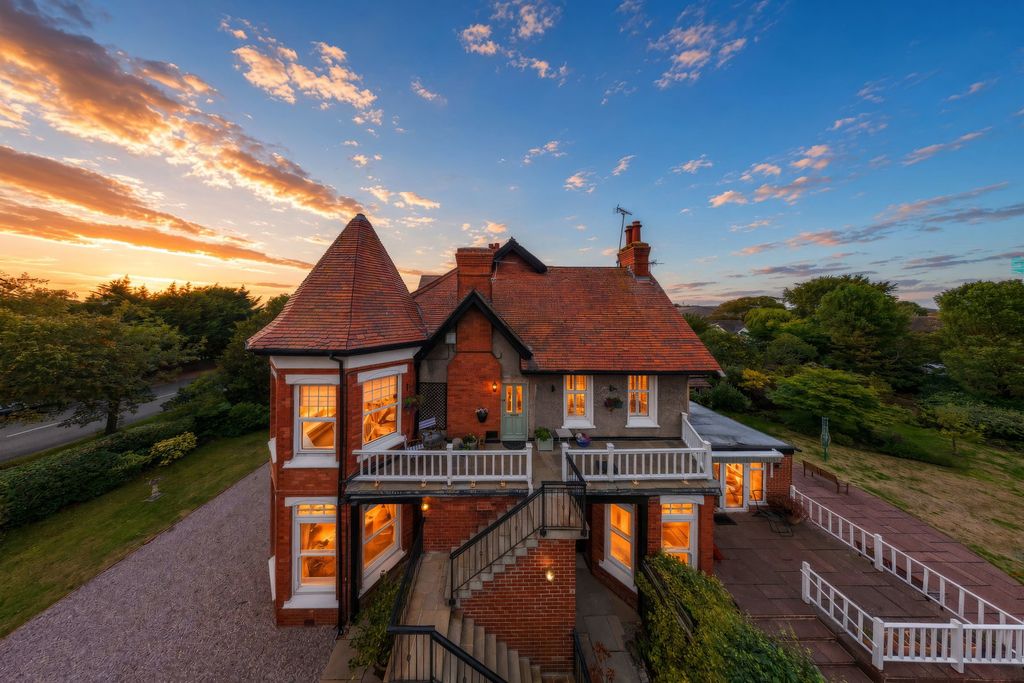 Property photo 1 of 53