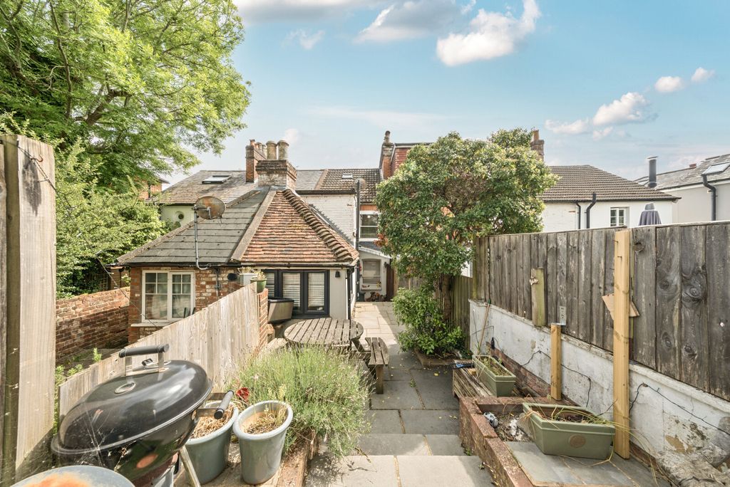 Property photo 2 of 9 1289165-7-6830863...