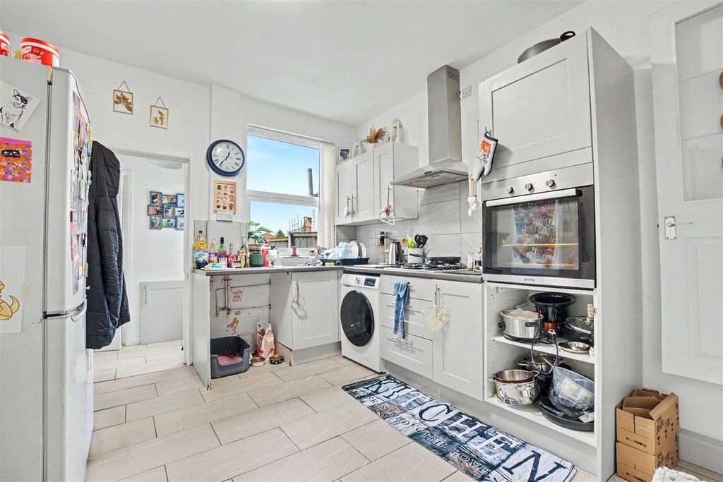 Property photo 2 of 14 Kitchen_1.Jpeg