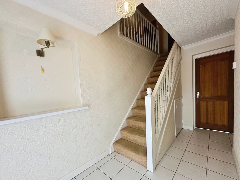 Property photo 2 of 24 Hallway