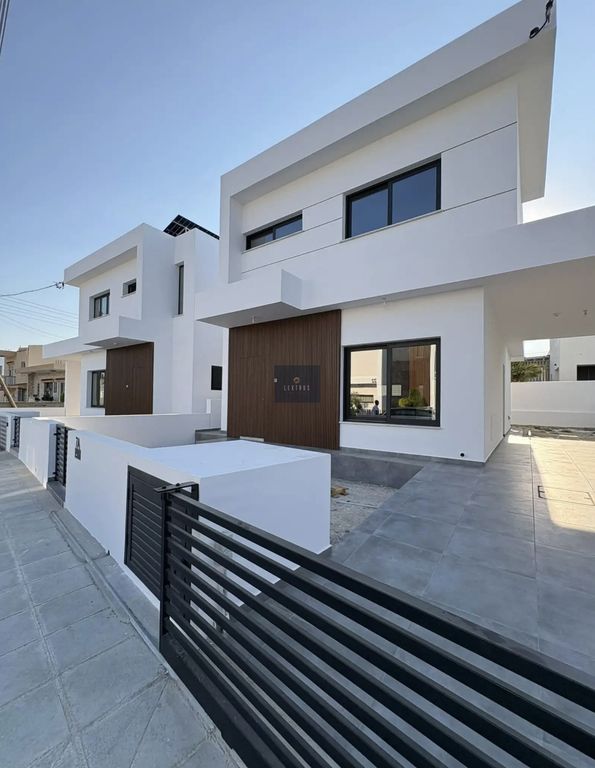 Property photo 2 of 5