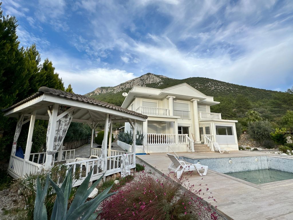 Property photo 2 of 22 Impressive Villa For Sale In Uzumlu, Fethiye - View Of The Villa, Pool And Private Garden