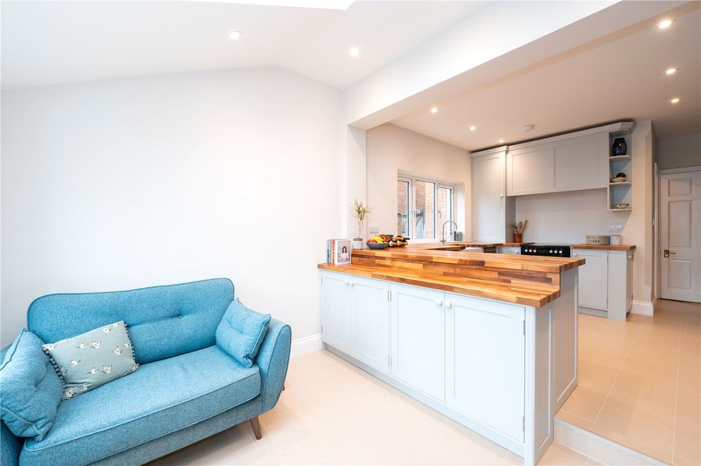 Property photo 3 of 13 Breakfast Room