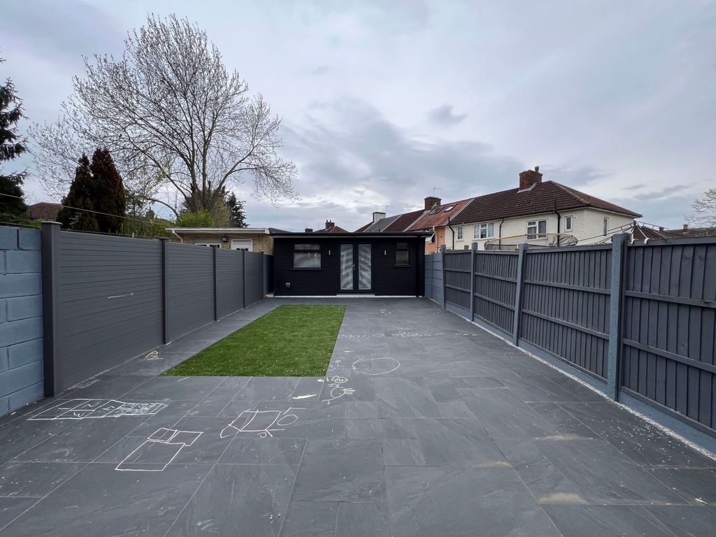 Property photo 3 of 12 Garden