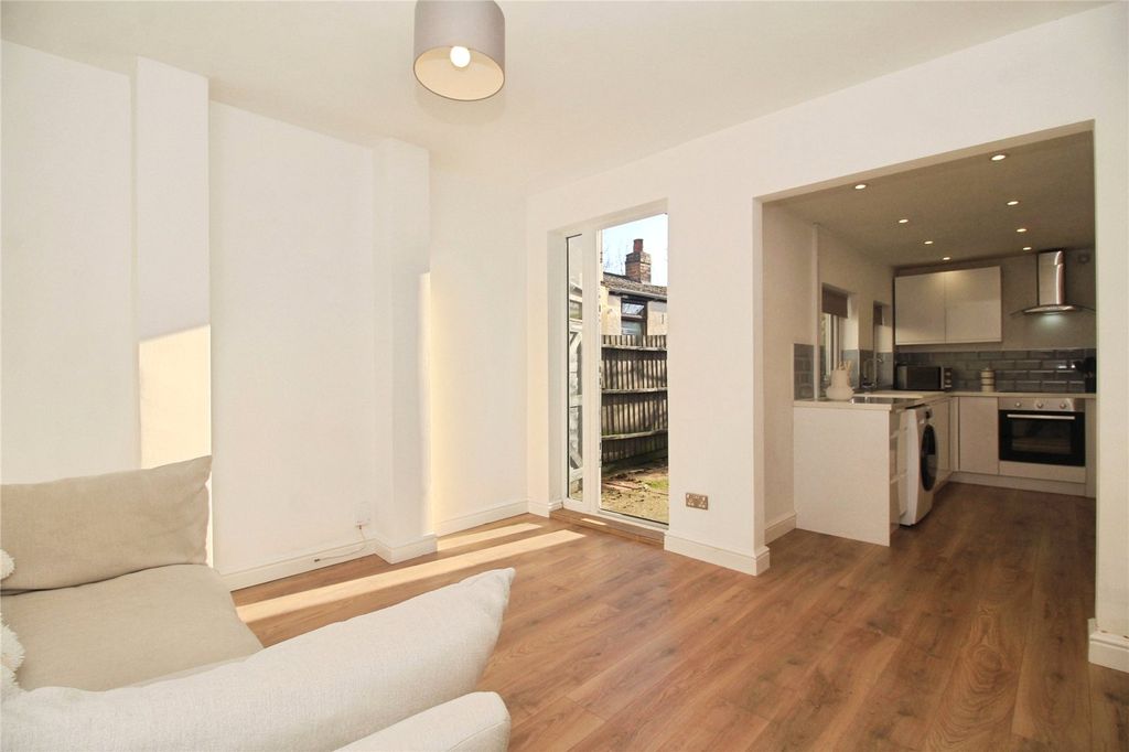 Property photo 3 of 9 Dining Room