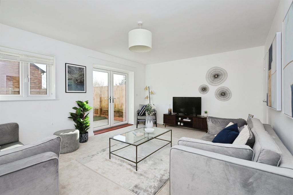 Property photo 2 of 9