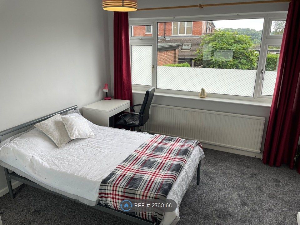 Property photo 2 of 18 Downstairs Room 2