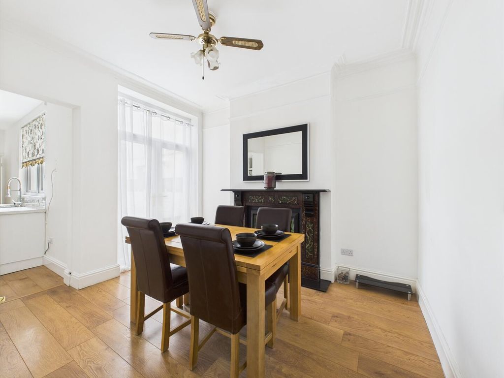 Property photo 3 of 25 Dining Room