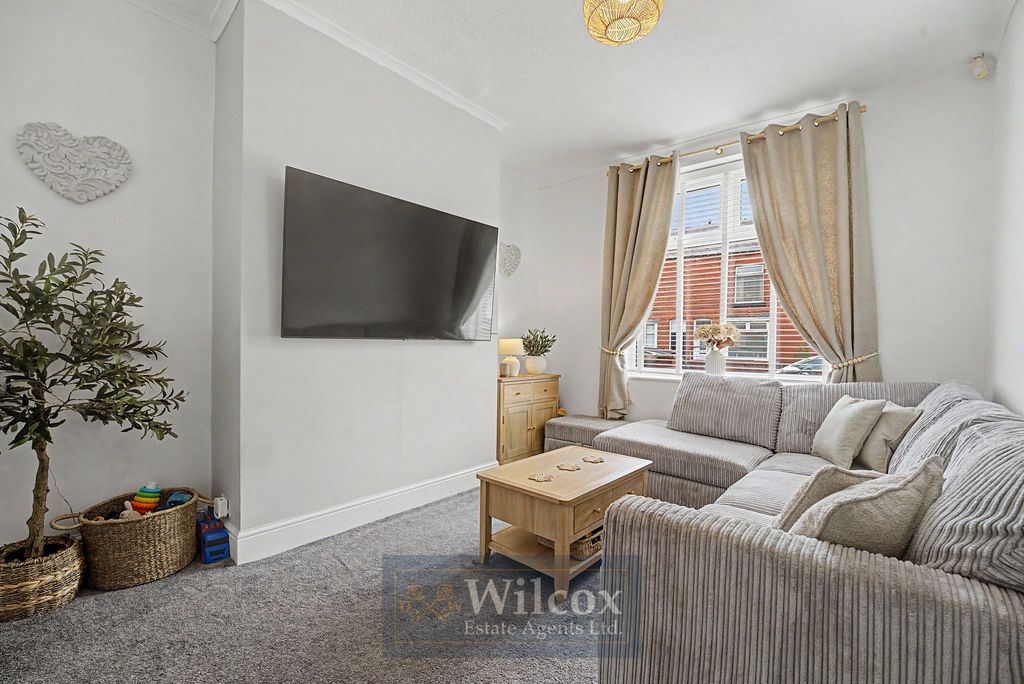 Property photo 2 of 22